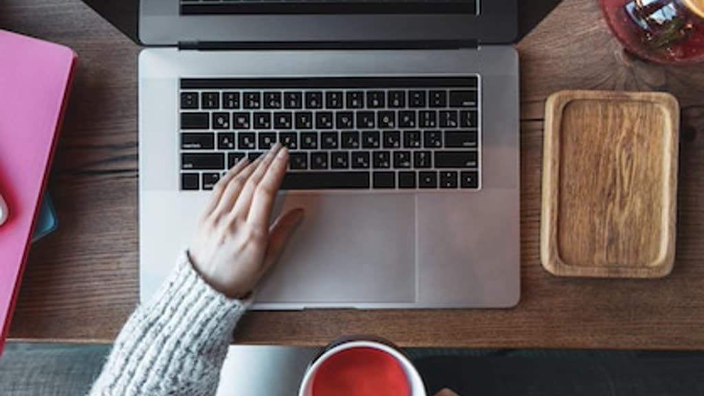 How to Use AI to Write a Toast or Eulogy