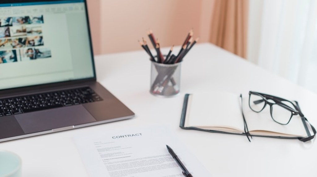 How to Write a Resume With AI